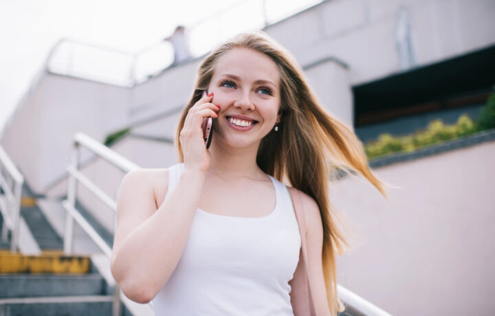 Szenen aus Hannover und dem Umland, verbunden durch eine symbolische Tonwelle für ein Telefonat vor dem ersten Date.